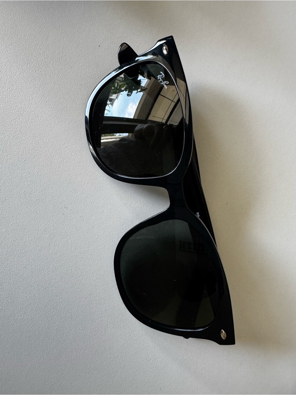 Ray-Ban Black Sunglasses with Gray Case Interior - Picture 3 of 9